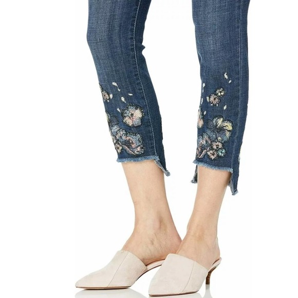 Laurie Felt Classic Stilletto with Floral Emroidery Step Hem - Picture 2 of 15